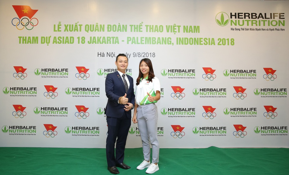 Thu Thảo và câu chuyện về huy chương vàng đầu tiên của điền kinh Việt Nam tại Asiad 2018 - 2 Ông Phạm Tường Huy (Tổng Giám đốc Herbalife Việt Nam) gửi lời động viên đến Bùi Thị Thu Thảo tại sự kiện Lễ xuất quân đoàn TTVN lên đường thi đấu ASIAD 18. Herbalife là đơn vị tài trợ các sản phẩm dinh dưỡng chuyên biệt cho các vận động viên tiêu biểu Việt Nam tại đấu trường này.