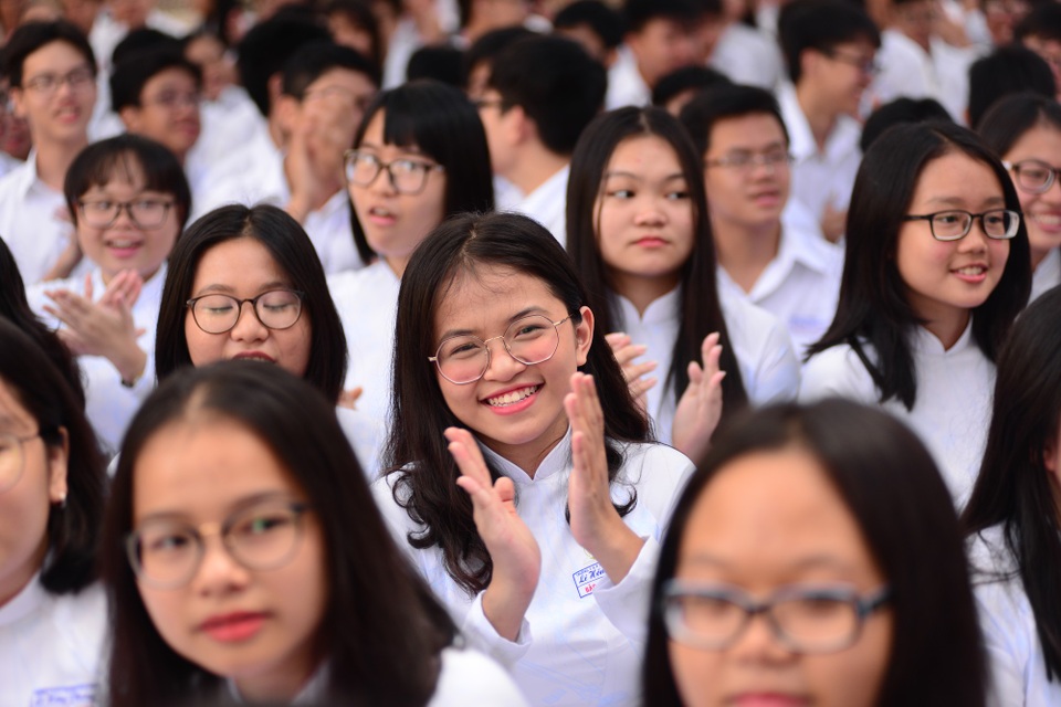 Chủ tịch Quốc hội Nguyễn Thị Kim Ngân đánh trống khai giảng tại TPHCM - 1 Chủ tịch Quốc hội Nguyễn Thị Kim Ngân đánh trống khai giảng tại TPHCM - 1