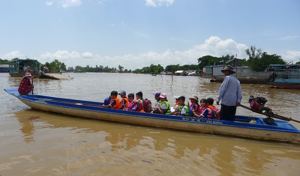 Những con đò đi tìm chữ của học trò vùng sông nước miền Tây - 5 Nhiều người dân ở miền Tây thường ví đây là những con đò chở chữ