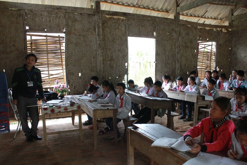 Náo nức ngày khai giảng ở những công trình phòng học mang tên Dân trí - 25 Náo nức ngày khai giảng ở những công trình phòng học mang tên Dân trí - 25