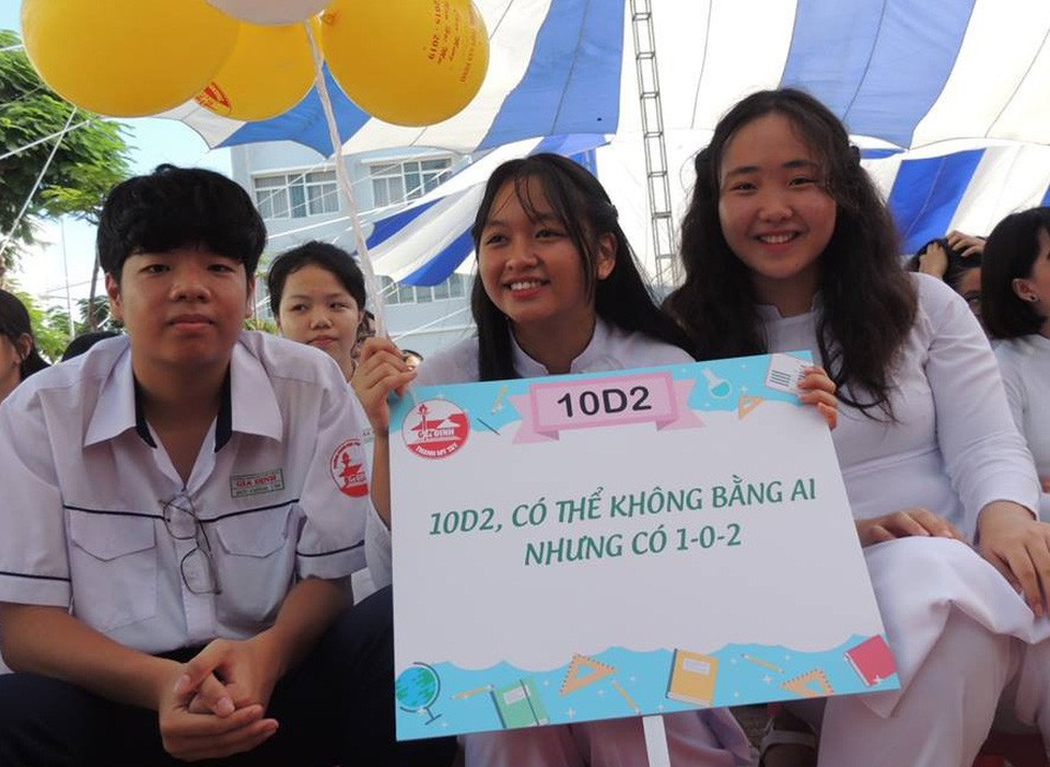 Nóng hổi "châm ngôn" của học trò Gia Định trong lễ khai giảng - 4 Những câu khẩu hiệu mang giá trị khẳng định bản thân, cá tính của từng khối, lớp
