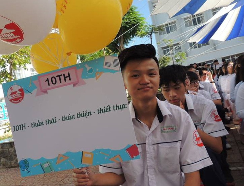 Nóng hổi "châm ngôn" của học trò Gia Định trong lễ khai giảng - 6 Nóng hổi "châm ngôn" của học trò Gia Định trong lễ khai giảng - 6