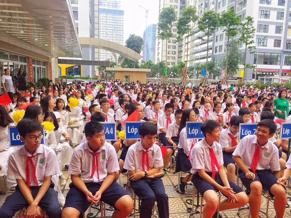 Lễ khai giảng đầy kỳ vọng từ một mái trường THCS - 18 Lễ khai giảng đầy kỳ vọng từ một mái trường THCS - 18