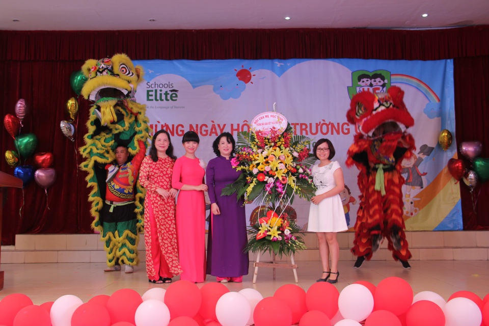 Học trò cả nước náo nức trong lễ khai giảng - 27 Học trò cả nước náo nức trong lễ khai giảng - 27