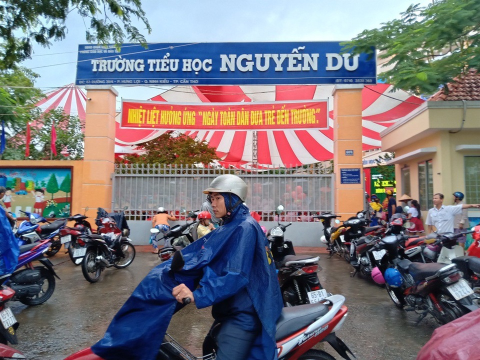 Học trò cả nước náo nức trong lễ khai giảng - 76 Học trò cả nước náo nức trong lễ khai giảng - 76