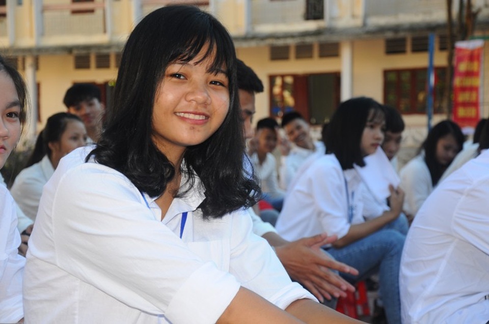 Học trò cả nước náo nức trong lễ khai giảng - 43
Những nụ cười rạng rỡ của các em học sinh Trường THCS & THPT Dân tộc Nội trú Hà Tĩnh