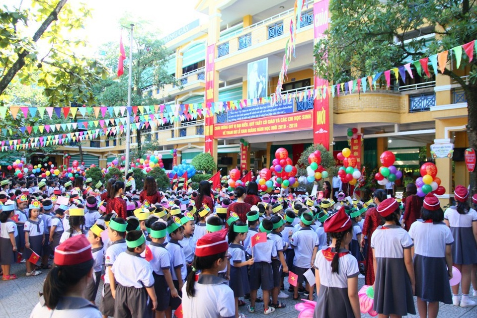 Học trò cả nước náo nức trong lễ khai giảng - 59
Màu sắc tươi vui lễ khai giảng tại trường tiểu học Vĩnh Ninh. (Ảnh: Đại Dương)