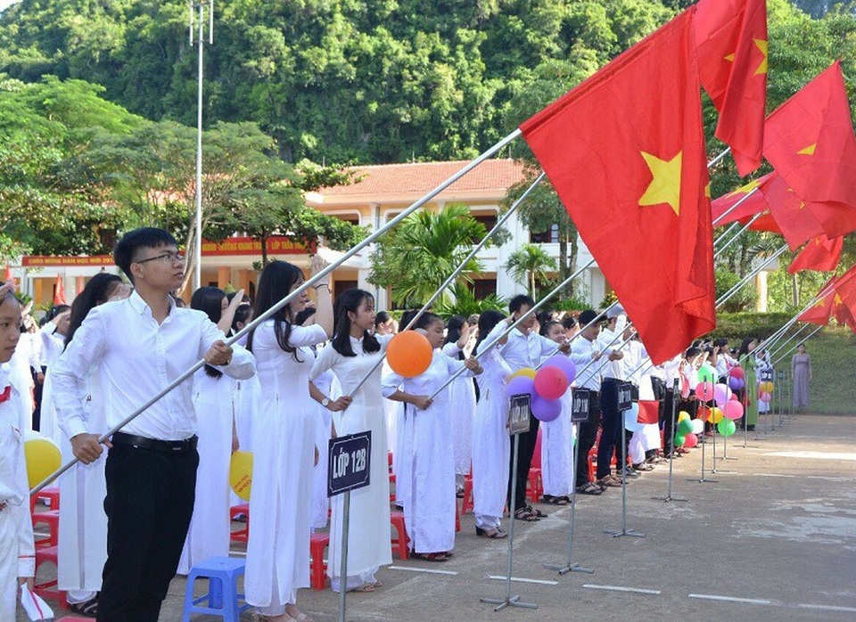Học trò cả nước náo nức trong lễ khai giảng - 71
Học sinh Quảng Bình náo nức dự lễ khai giảng. (Ảnh: Tiến Thành)