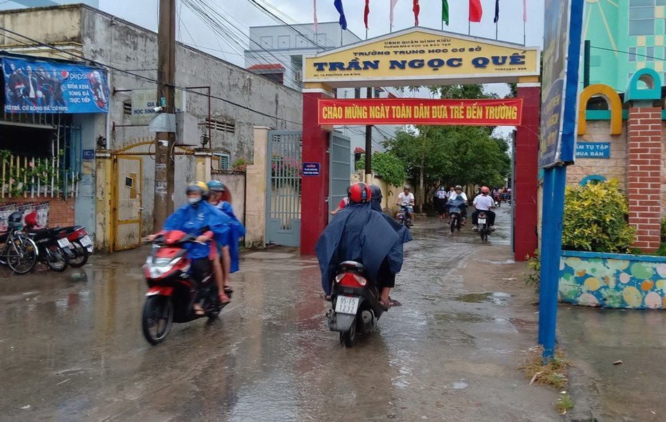 Học trò cả nước náo nức trong lễ khai giảng - 77 Học trò cả nước náo nức trong lễ khai giảng - 77