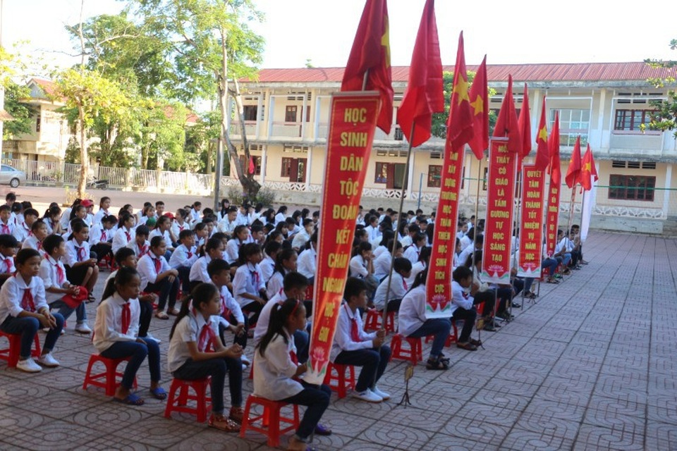 Học trò cả nước náo nức trong lễ khai giảng - 44
Tất cả đều kỳ vọng một năm học mới sẽ giành được nhiều thành tích cao. (Ảnh: Xuân Sinh)
