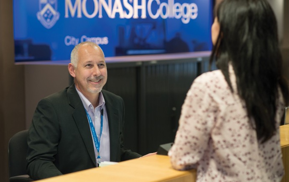 Hội thảo “Đại học Monash - Lựa chọn hoàn hảo cho tương lai” - 2
Sinh viên Monash College tìm hiểu thêm về dịch vụ hỗ trợ SV