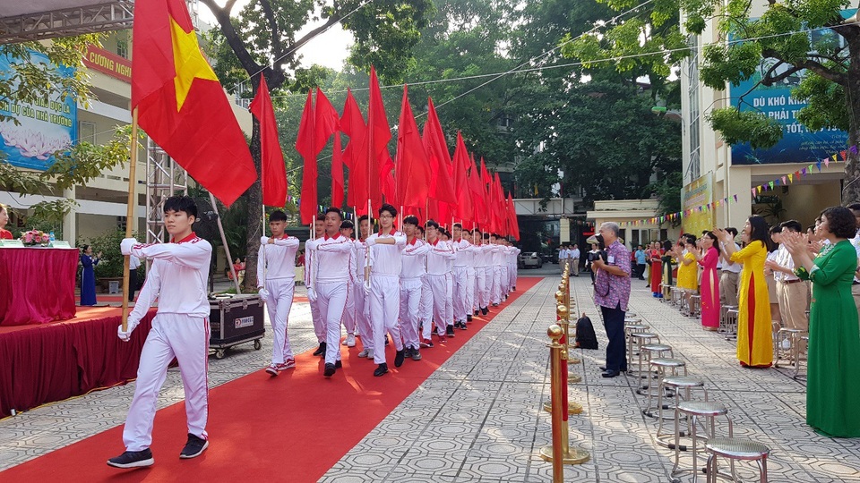 Học trò cả nước náo nức trong lễ khai giảng - 5 Học trò cả nước náo nức trong lễ khai giảng - 5