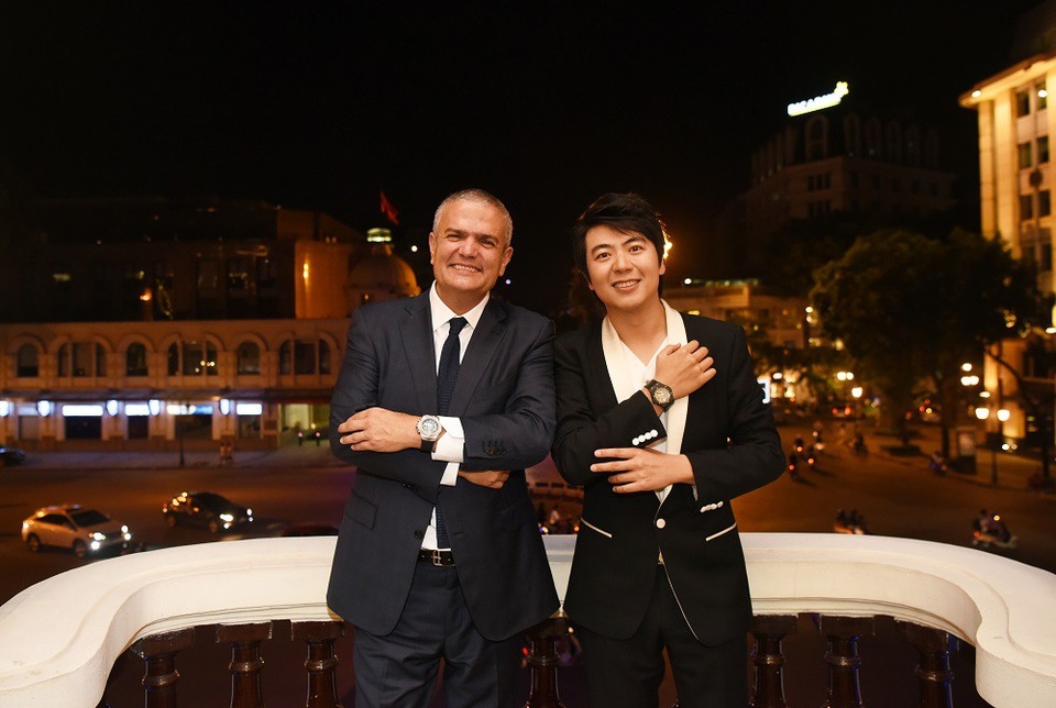 Lang Lang thăng hoa trên sân khấu Hublot loves Art tại Nhà Hát Lớn Hà Nội - 5 Lang Lang thăng hoa trên sân khấu Hublot loves Art tại Nhà Hát Lớn Hà Nội - 5