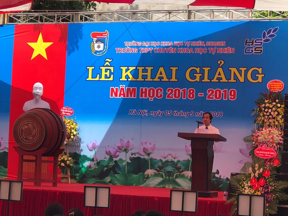 Học trò cả nước náo nức trong lễ khai giảng - 25 Học trò cả nước náo nức trong lễ khai giảng - 25