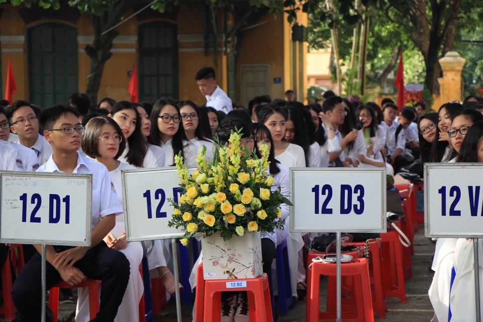Học trò cả nước náo nức trong lễ khai giảng - 7
Lễ khai giảng tại trường THPT Chu Văn An, Hà Nội.