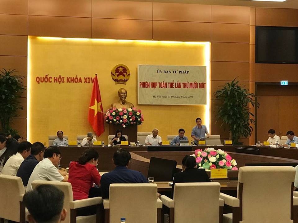 Thời gian tới, tham nhũng được kiềm chế và thuyên giảm! - 1 Báo cáo về công tác phòng chống tham nhũng năm 2018 được đưa ra UB Tư pháp thẩm tra sơ bộ trong phiên họp chiều 5/9.