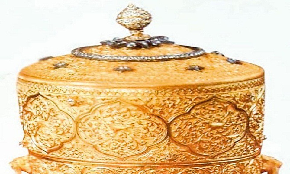 Hộp cơm bằng vàng của vị vua từng giàu nhất thế giới "không cánh mà bay" - 1
Hộp cơm bằng vàng bị trộm. (Ảnh: BBC)