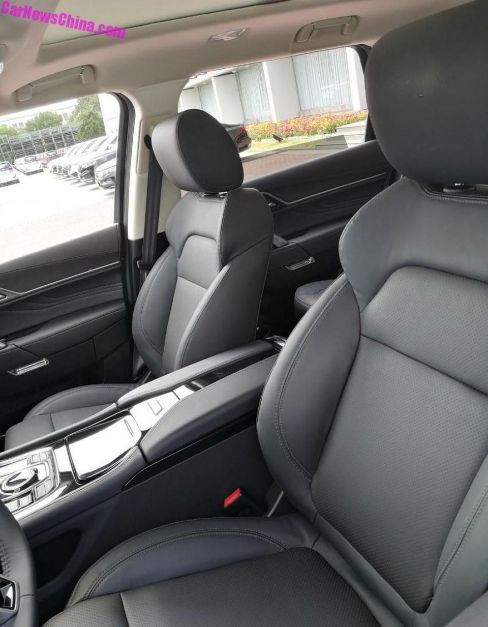 Hãng ô tô Trung Quốc Zotye miệt mài ra xe giống các thương hiệu nổi tiếng - 4 Hãng ô tô Trung Quốc Zotye miệt mài ra xe giống các thương hiệu nổi tiếng - 4