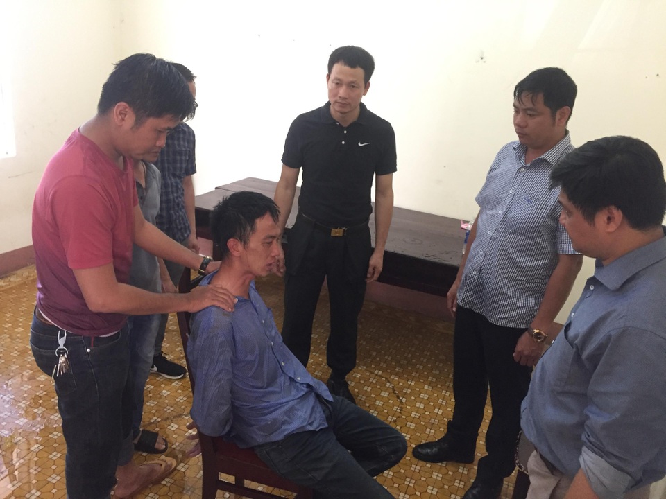 Giám đốc Công an tỉnh chỉ đạo giải cứu con tin bị đối tượng ngáo đá dọa giết - 2 Đối tượng ngáo đá bị khống chế và con tin được giải cứu an toàn