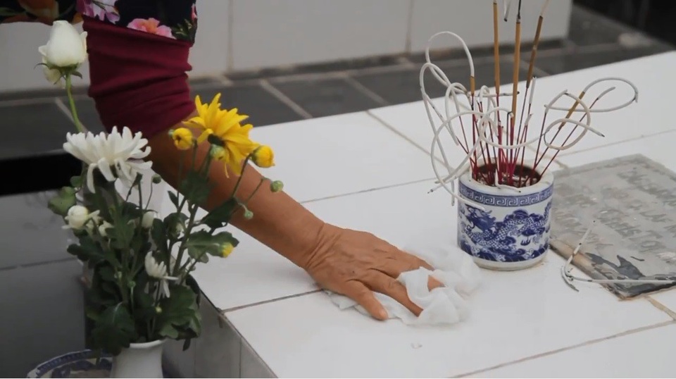 Cảm động người đàn bà nghèo 10 năm nhặt hàng vạn xác thai nhi - 4