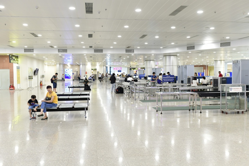 Hình ảnh khác lạ tại ga quốc nội sân bay Nội Bài - 5 Khu vực soi chiếu an ninh rộng rãi hơn