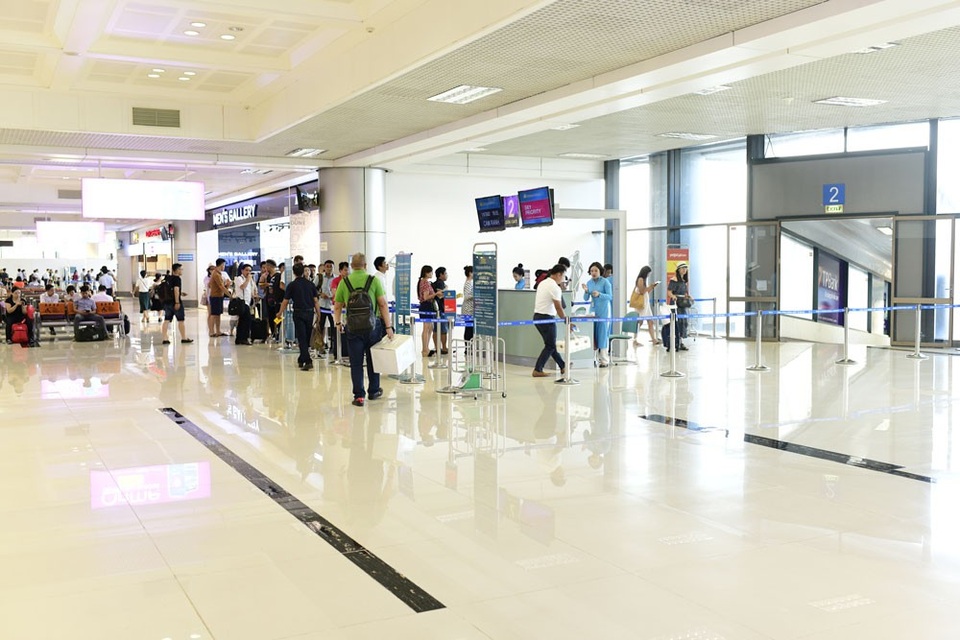 Hình ảnh khác lạ tại ga quốc nội sân bay Nội Bài - 4
Khu vực cửa ra máy bay