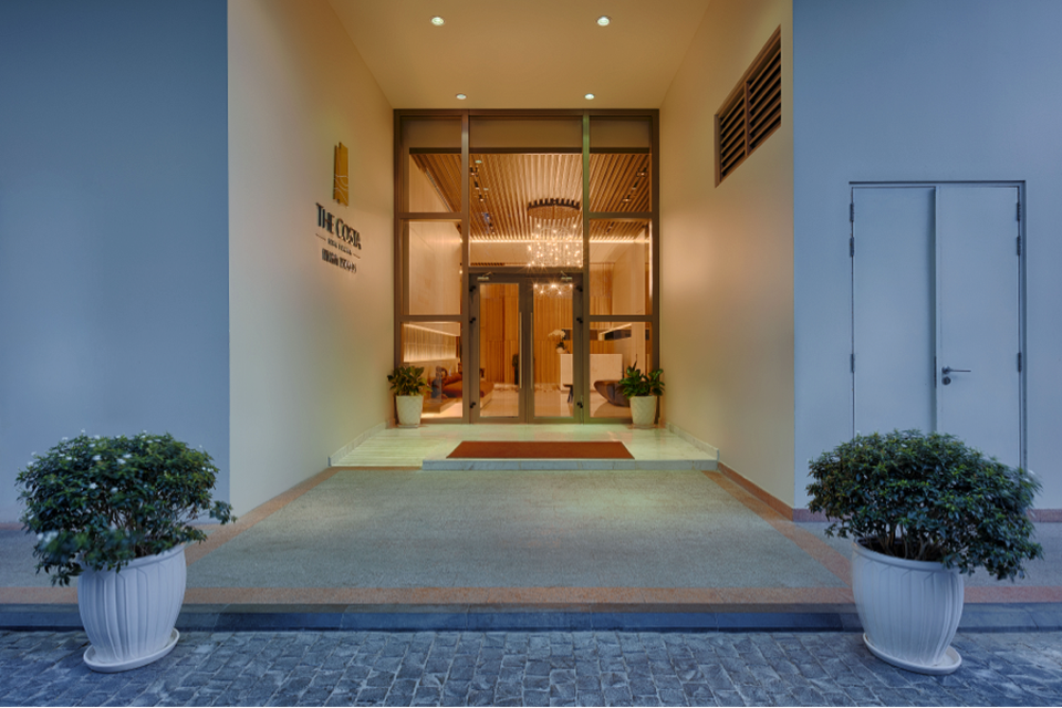 Tại The Costa Nha Trang, không gian sống cá nhân là độc đáo và sự riêng tư là tối thượng từ khu vực sảnh vào cho đến các khu biệt lập, an ninh 24/7 cùng bãi biển riêng biệt trên con đường Trần Phú, hệ thống thang máy được thiết kế đảm bảo sự riêng biệt và thẻ từ được sử dụng cho từng tầng.