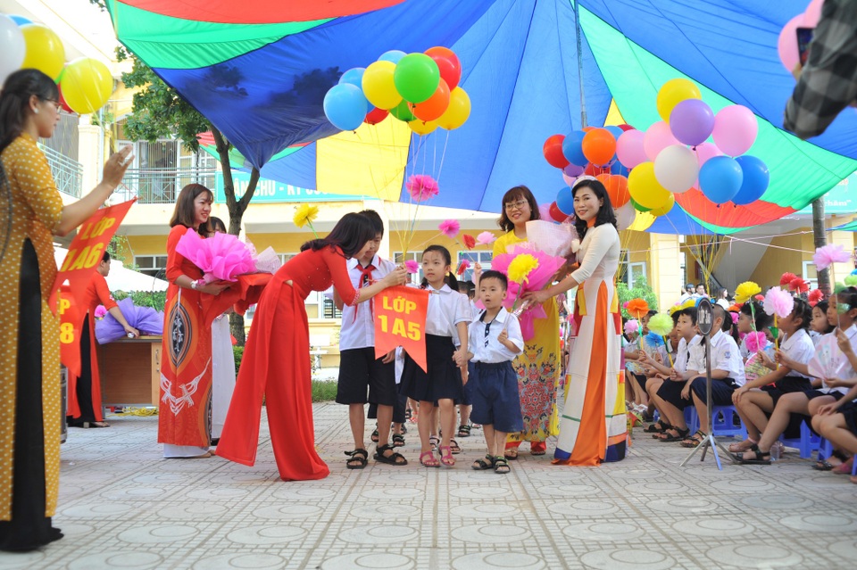 Học trò cả nước náo nức trong lễ khai giảng - 13 Học trò cả nước náo nức trong lễ khai giảng - 13