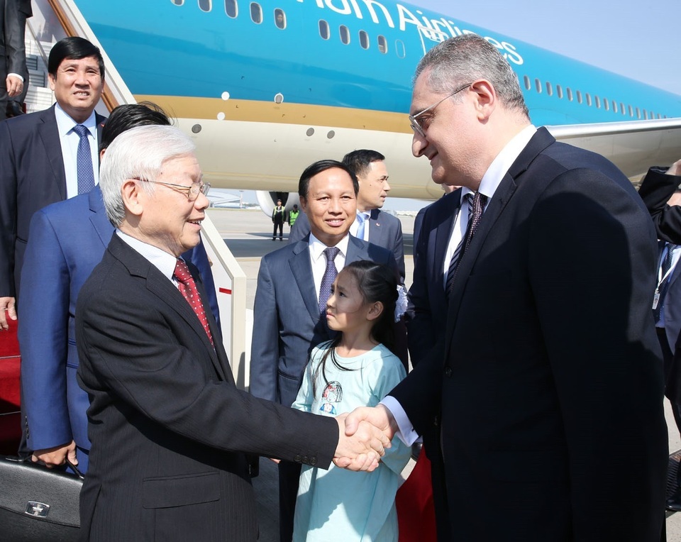 Tổng Bí thư Nguyễn Phú Trọng đến Moskva, bắt đầu chuyến thăm Liên bang Nga - 1
ãnh đạo Bộ Ngoại giao Nga cùng các quan chức Liên bang Nga đón Tổng Bí thư Nguyễn Phú Trọng tại Sân bay Vnukovo 2. Ảnh: Trí Dũng - TTXVN