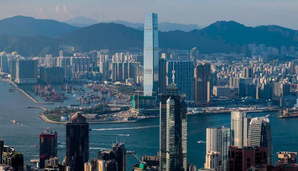 New York “tụt hạng”, Hong Kong thành nơi có đông người siêu giàu nhất - 1 Những tòa nhà cao tầng ở Hong Kong (Ảnh: SCMP)