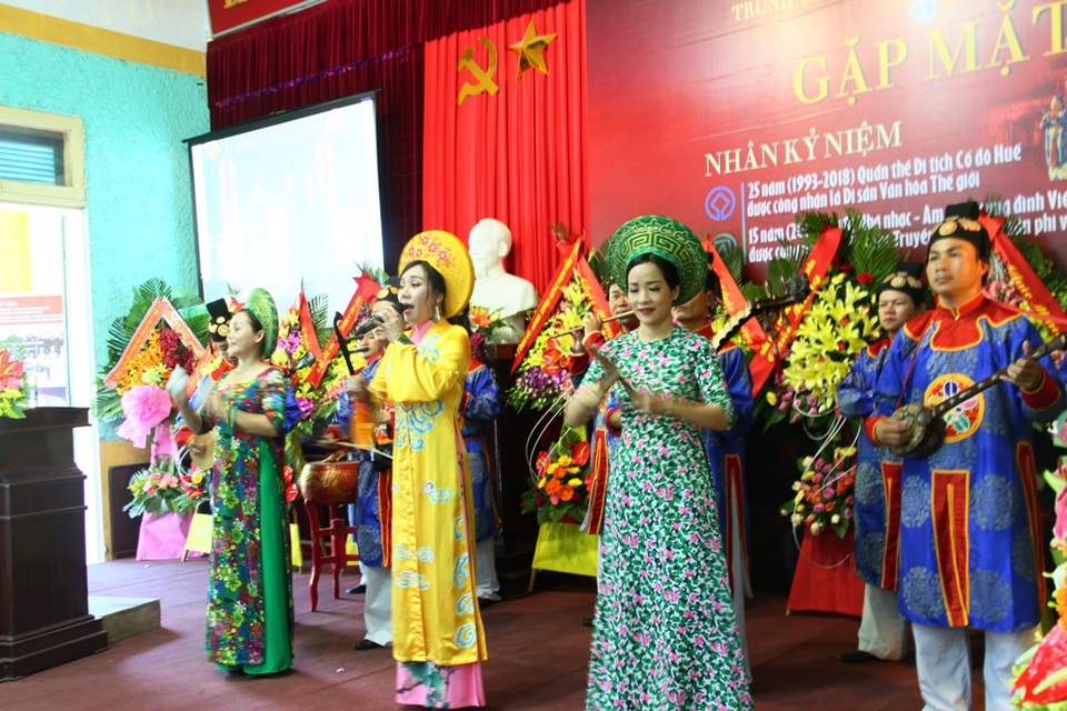 Trình diễn Nhã nhạc cung đình Huế