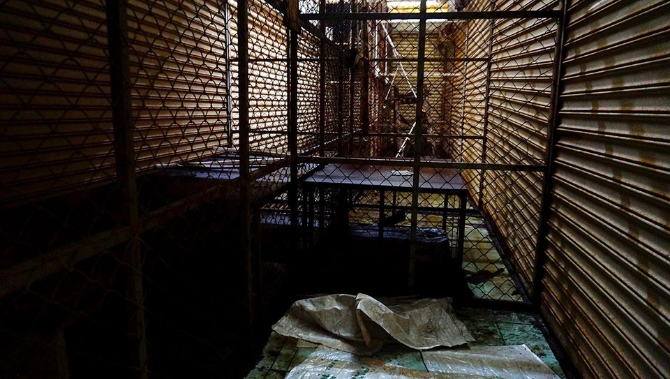 Những ki-ốt đóng im ỉm, bám bụi suốt nhiều năm.