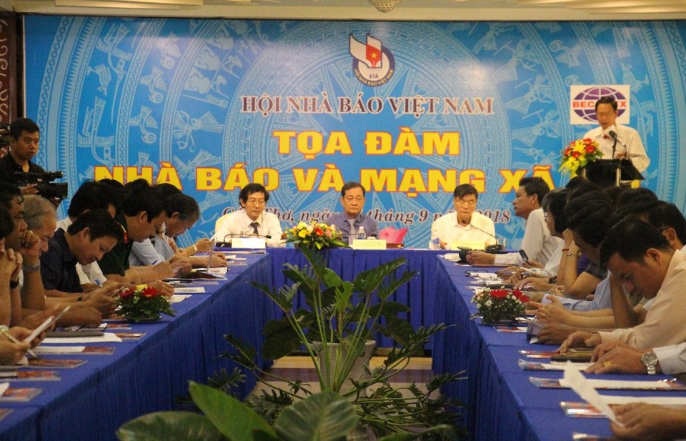 Quang cảnh buổi tọa đàm