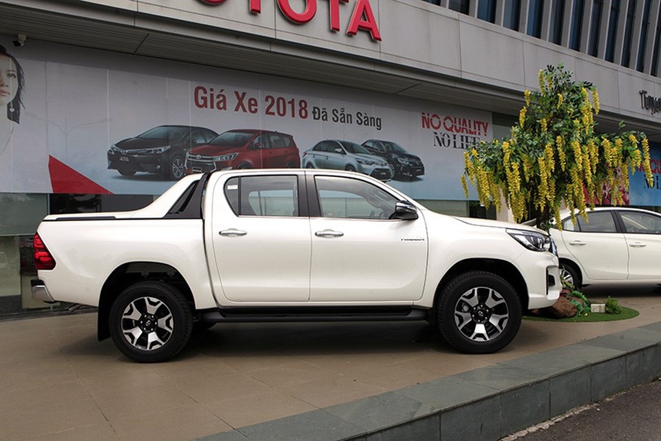 Toyota Hilux mới có gì cạnh tranh cùng các đối thủ? - 2 Toyota Hilux mới có gì cạnh tranh cùng các đối thủ? - 2