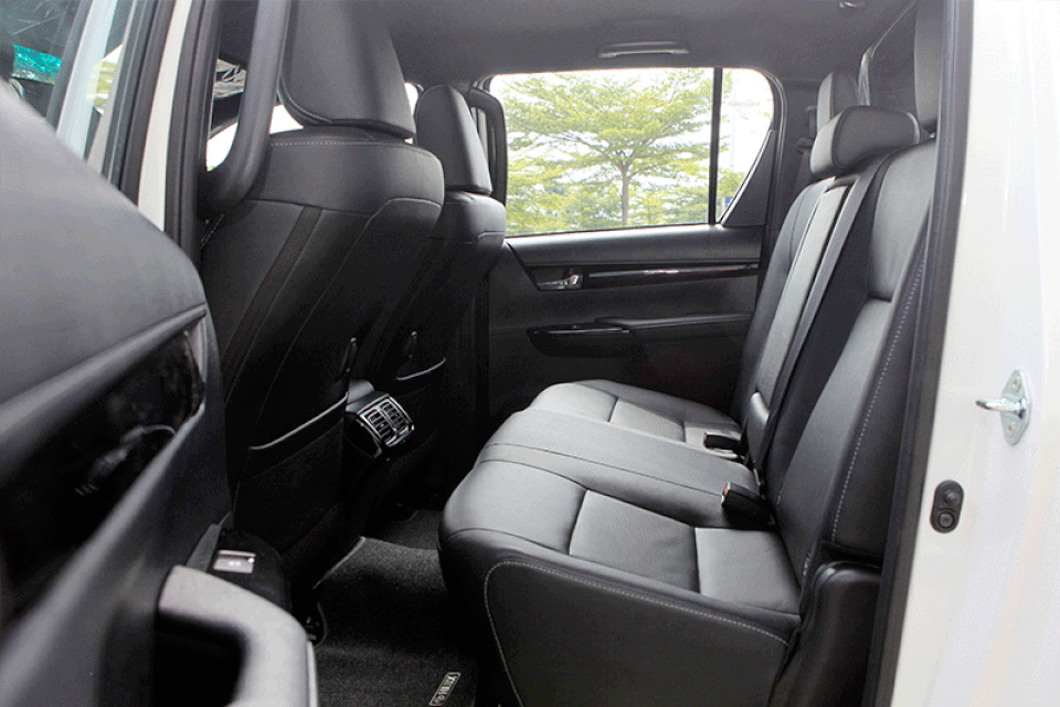 Toyota Hilux mới có gì cạnh tranh cùng các đối thủ? - 4 Toyota Hilux mới có gì cạnh tranh cùng các đối thủ? - 4