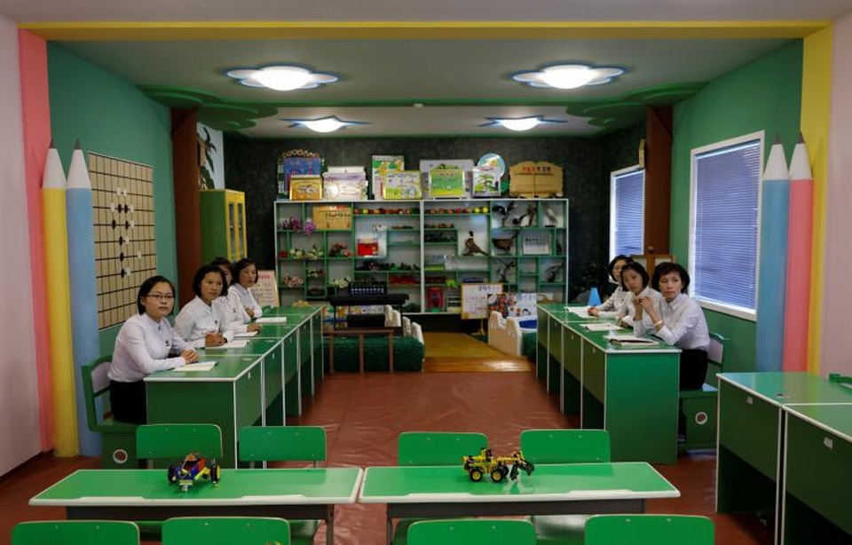 Nhịp sống tại Triều Tiên trước thềm ngày lễ lớn - 8 Bên trong một lớp học dành cho sinh viên sư phạm Triều Tiên.