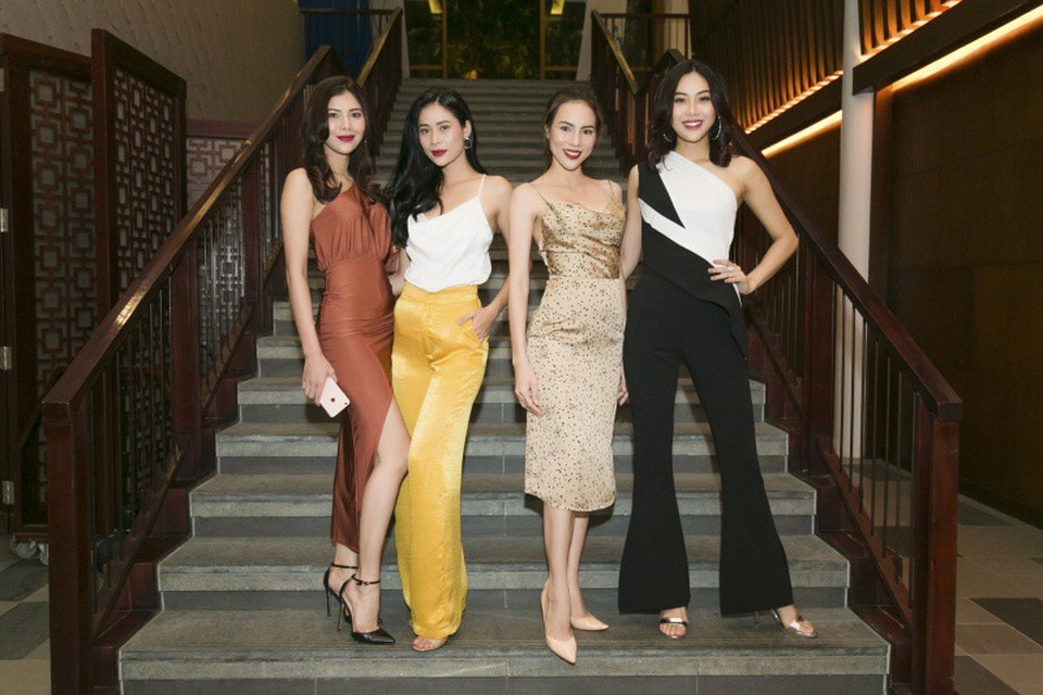 Chia tay bạn trai kém 12 tuổi, Dương Yến Ngọc khác lạ sau nhiều lần thẩm mỹ - 15 Á khôi Áo dài Lệ Quyên, Hoa khôi Áo dài 2016 Diệu Ngọc và dàn chân dài.
