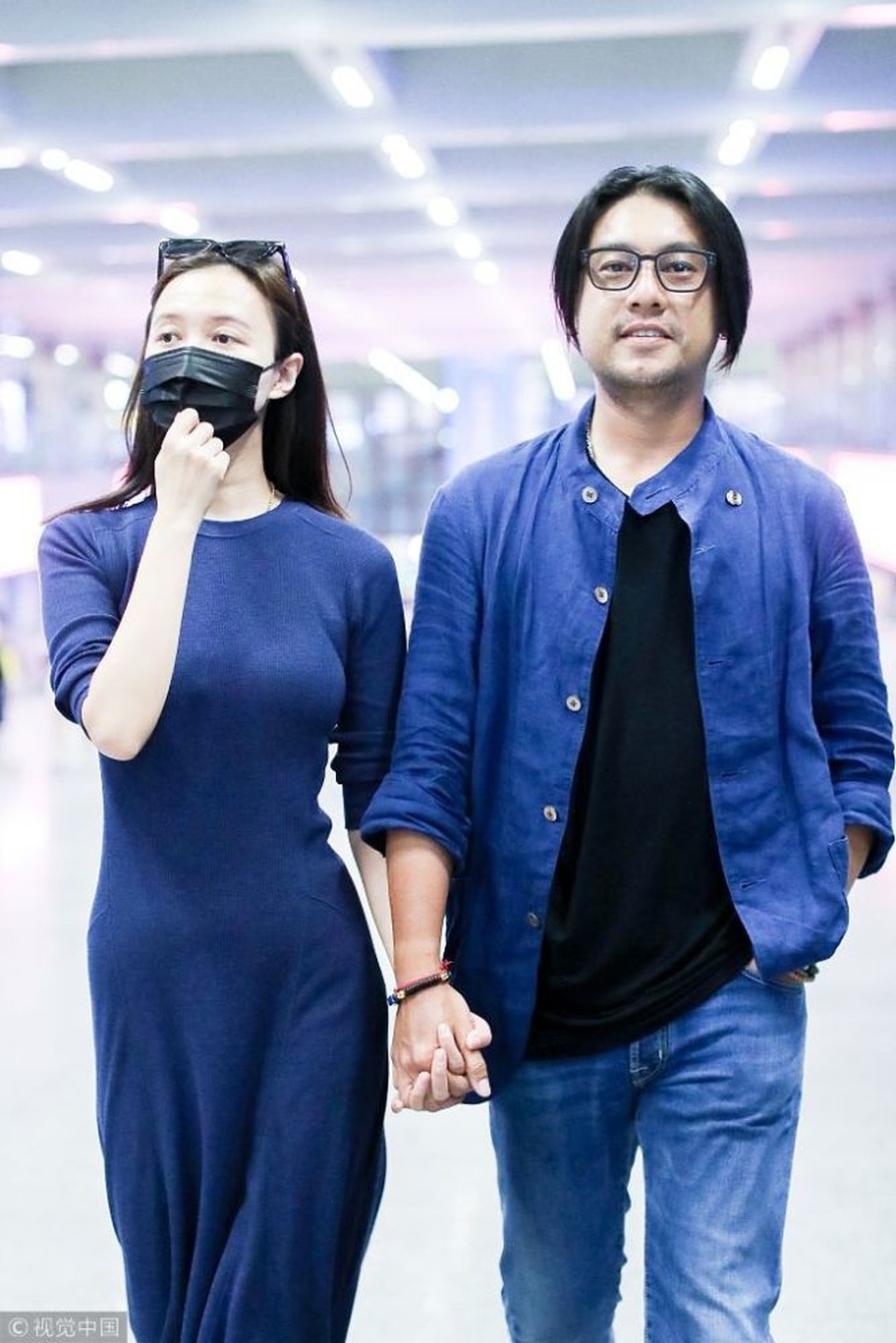 Mỹ nam một thời Chu Hiếu Thiên "khóa môi" vợ thật hạnh phúc - 2 
Chu Hiếu Thiên có dấu hiện tăng cân sau khi kết hôn. Mỹ nam một thời của làng giải trí xứ Đài giờ đã là một người đàn ông trung niên và có cuộc sống gia đình ổn định.