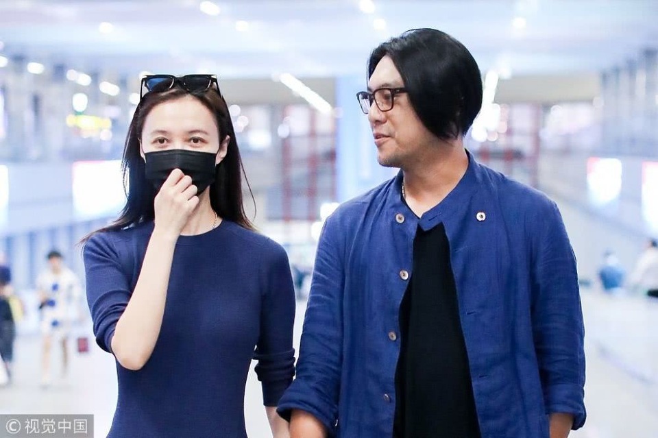 Mỹ nam một thời Chu Hiếu Thiên "khóa môi" vợ thật hạnh phúc - 8 
Chu Hiếu Thiên rất cưng chiều vợ. Kể từ khi lập gia đình, anh không còn tham gia các hoạt động của làng giải trí.