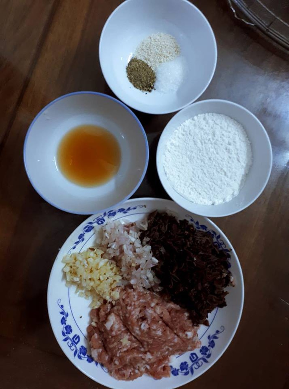 Gió lạnh đầu mùa, xuýt xoa thưởng thức bánh bí đỏ nhân thịt, mộc nhĩ thơm ngon khó cưỡng - 2 Gió lạnh đầu mùa, xuýt xoa thưởng thức bánh bí đỏ nhân thịt, mộc nhĩ thơm ngon khó cưỡng - 2