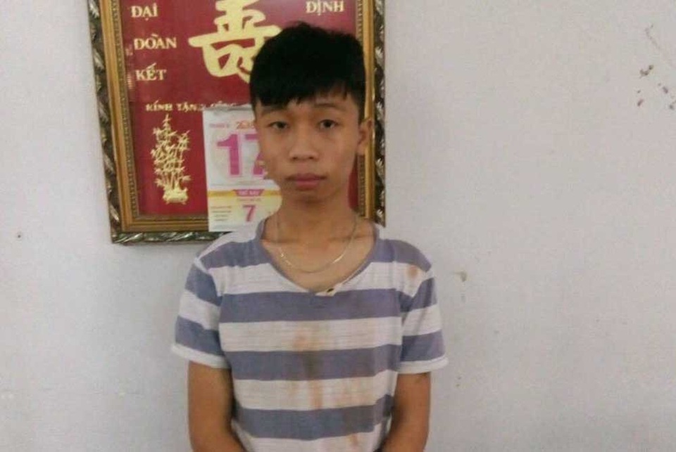 Sợ lộ chuyện ngoại tình nên hoang báo bị cướp - 1
Nghi can Hiếu tại cơ quan công an