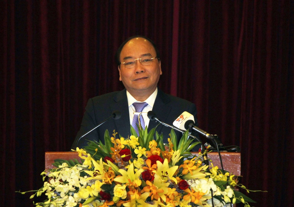 Thủ tướng kêu gọi những “sếu lớn, đại bàng lớn” đến với Phú Yên - 2 Thủ tướng Nguyễn Xuân Phúc phát biểu tại Hội nghị Xúc tiến đầu tư tỉnh Phú Yên