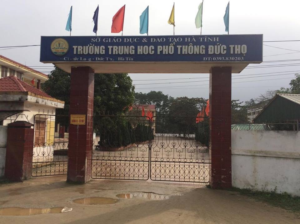 Học sinh thích thú khi MC Phan Anh vào đề thi Văn lớp 12 - 1
Trường THPT Đức Thọ (huyện Đức Thọ, Hà Tĩnh) đưa MC Phan Anh vào đề thi môn Ngữ Văn, kì thi khảo sát chất lượng học kỳ 1 của lớp 12.