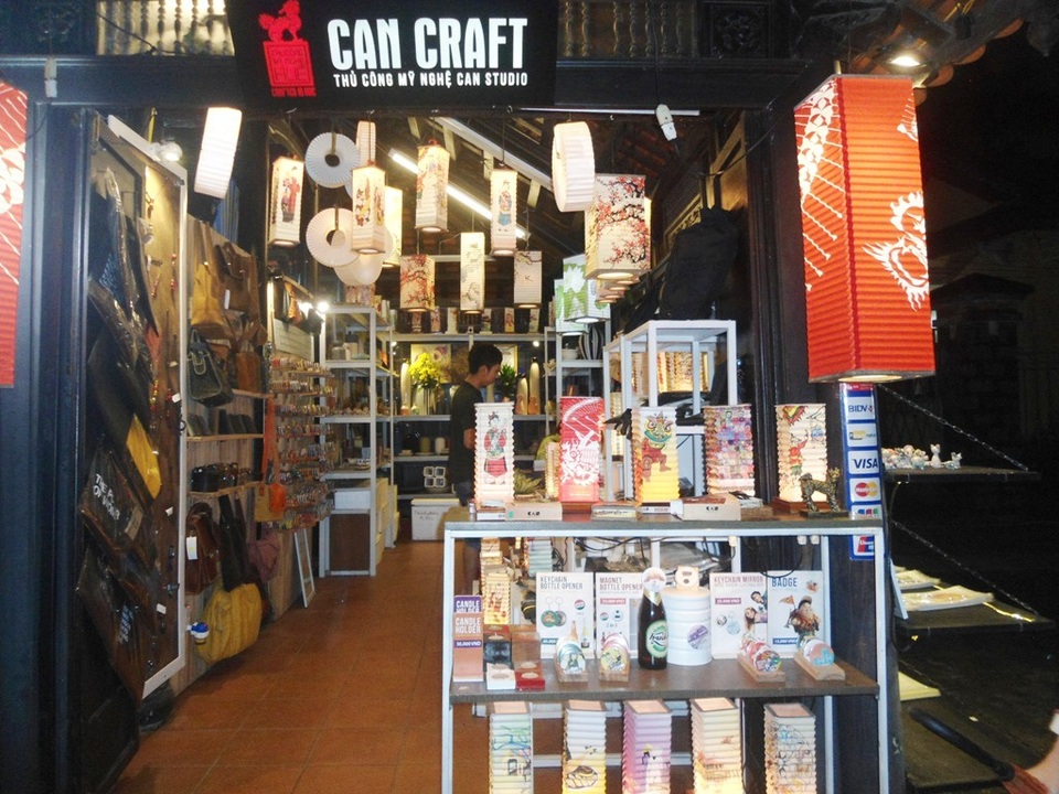 Cửa hàng bán đồ lưu niệm