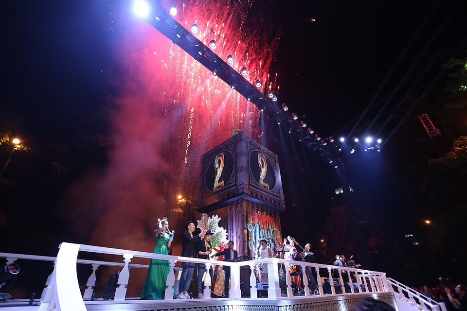 ​Thời khắc giao thừa đến gần