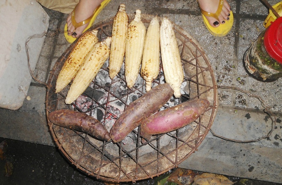 Khoai lang nướng, bắp nướng