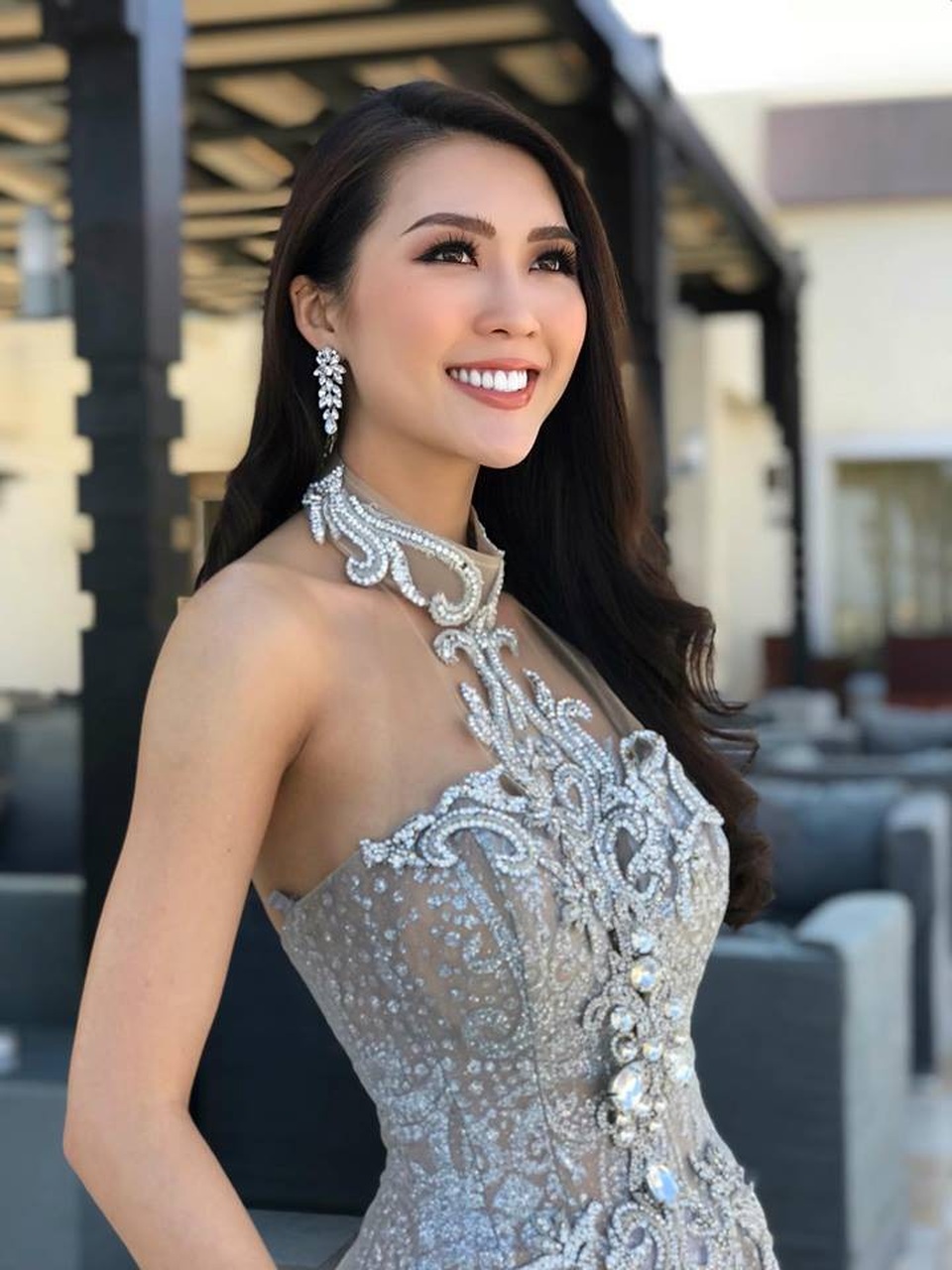 Nóng bỏng chụp bikini, Tường Linh được dự đoán vào Top 5 Miss Intercontinental - 1 Đại diện Việt Nam đang từng bước tạo ấn tượng khi luôn xuất hiện với hình ảnh rạng ngời xinh đẹp tại Ai Cập. Chia sẻ với các fan tại quê nhà, người đẹp cho biết những ngày qua cô gần như quay cuồng với lịch hoạt động dày đặc.