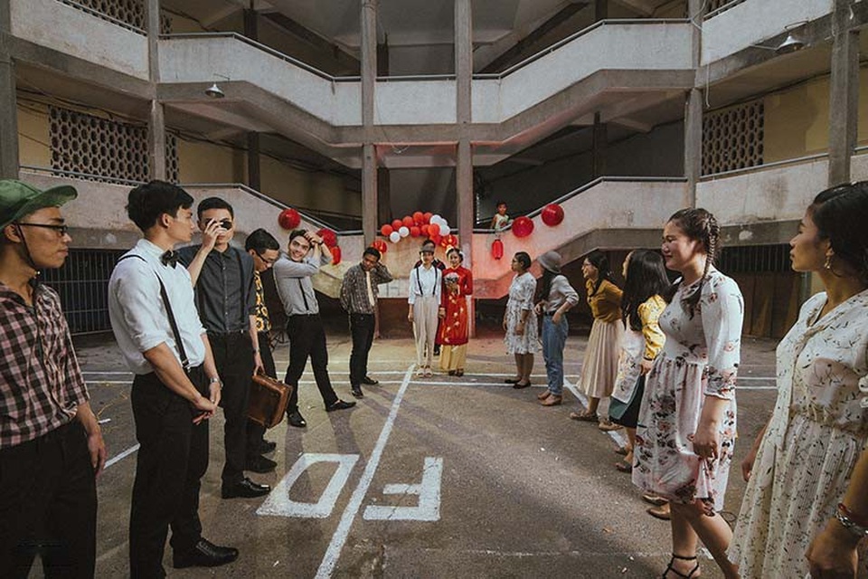 Thiệp mời đúng kiểu đám cưới xưa cũ, đây có lẽ sẽ trở thành những kỷ niệm đẹp, không dễ phai nhòa của các bạn sinh viên năm cuối.