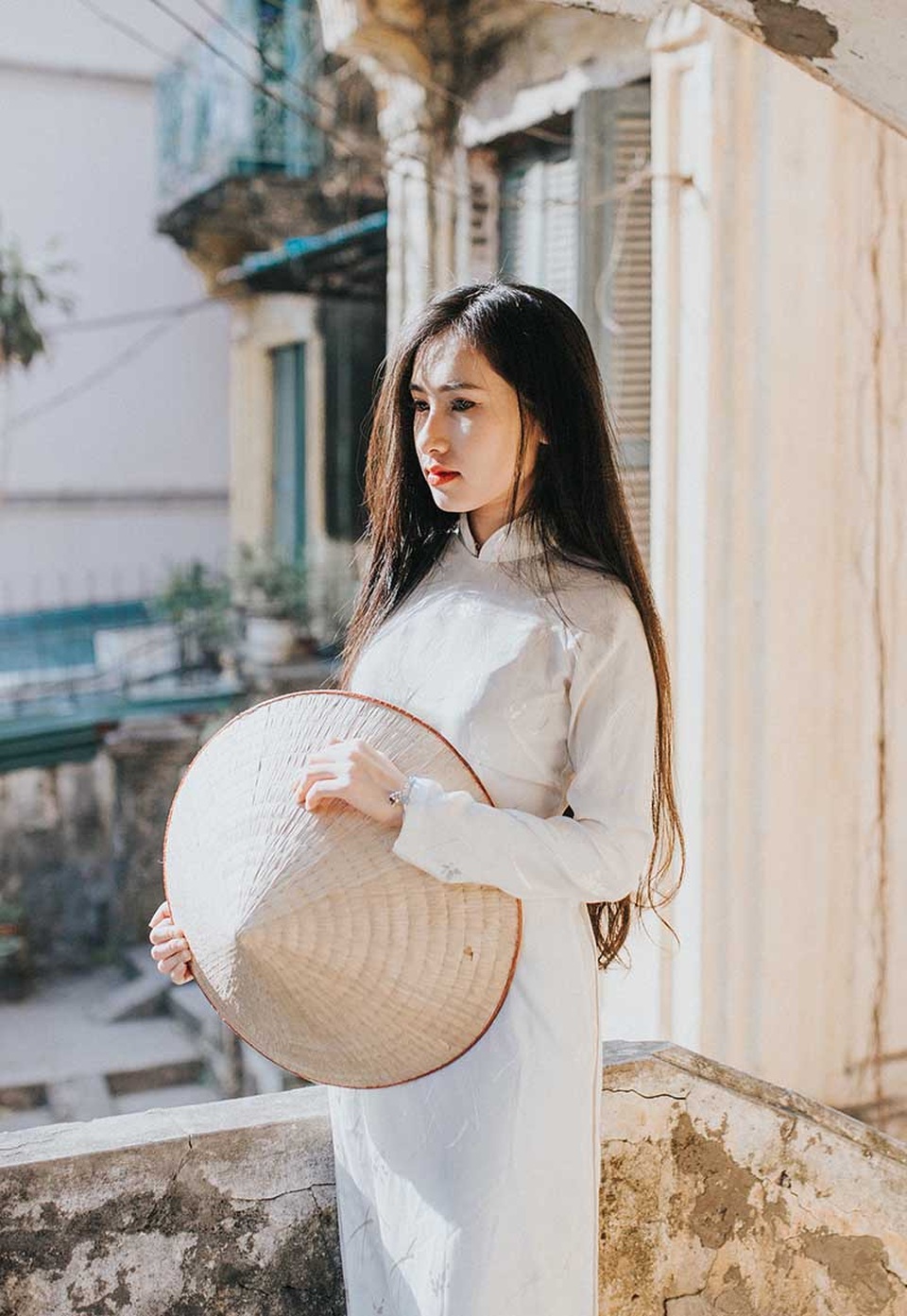 Nữ sinh dịu dàng với sắc trắng áo dài ngóng Xuân sang - 6 Cô gái đến từ mảnh đất Bắc Giang luôn cố gắng để không ảnh hưởng đến kết quả học tập, Minh Hồng luôn ý thức được tầm quan trọng của việc trau dồi kiến thức cũng như kỹ năng sống của một cô gái hiện đại.