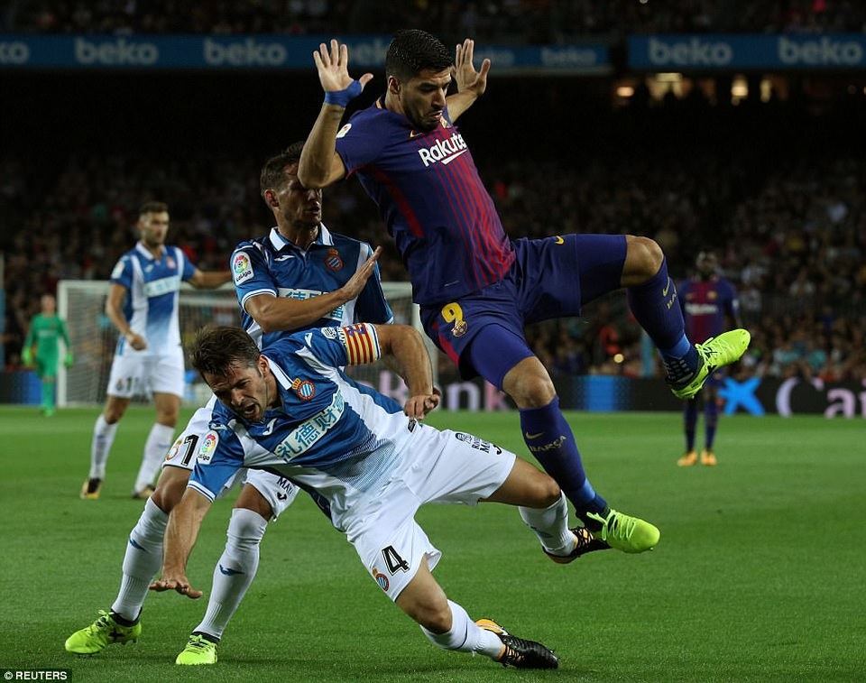 Barcelona duy trì giấc mộng ăn ba ở trận derby Catalonia - 1
Luis Suarez đang đạt phong độ rất cao thời điểm này